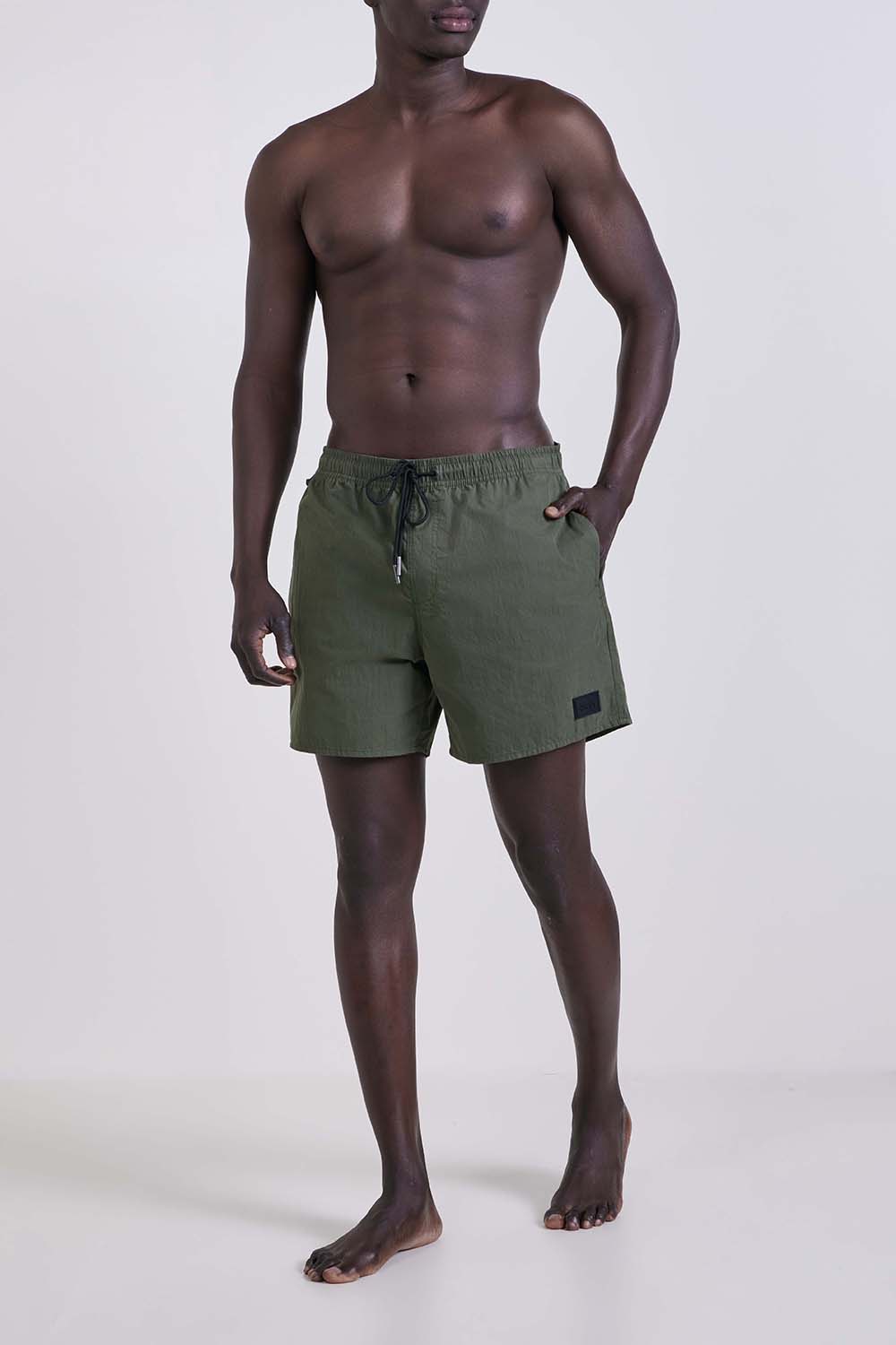 תמונת כל הלוק של מכנסי בגד ים